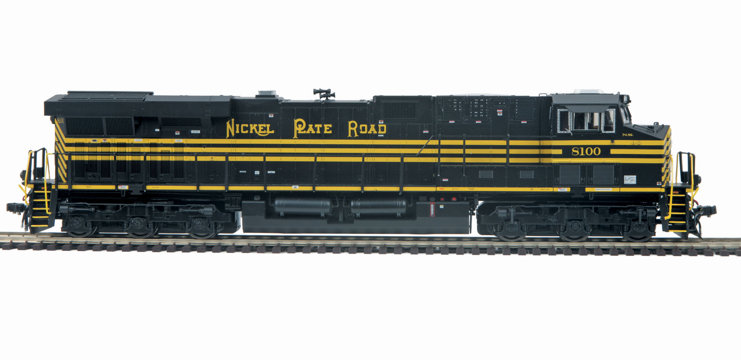 Bachmann 65405 HO Nickel Plate Road GE ES44AC Diesel Locomotive Sound/DCC #8100 